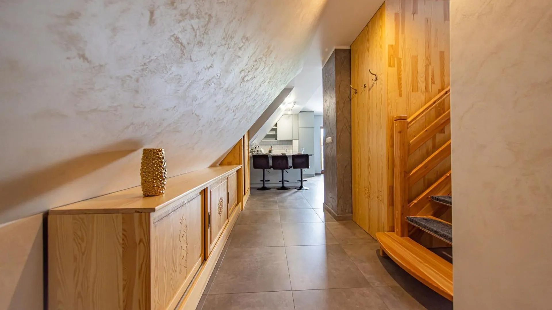 Apartamenty Dwupoziomowe U Anusia ザコパネ ポーランド